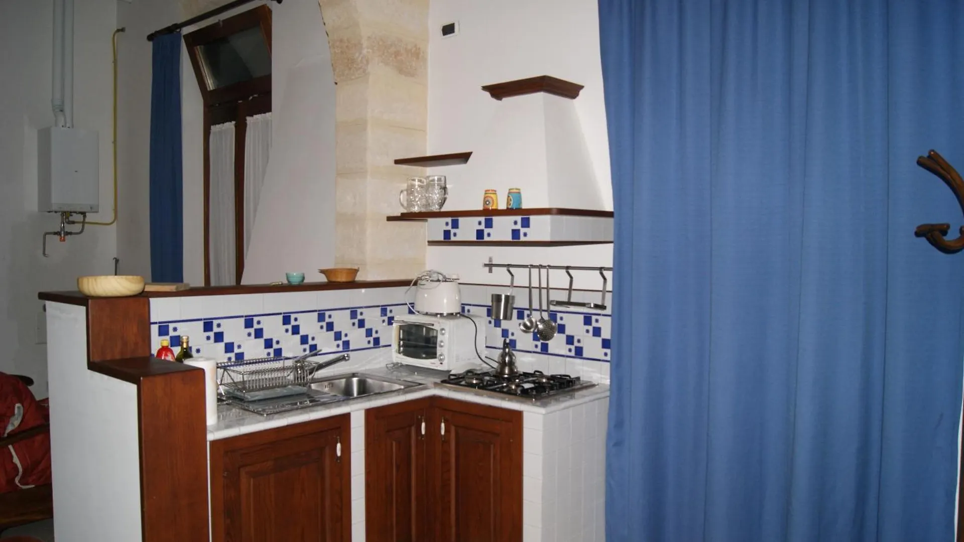 Federico II Acomodação com café da manhã Brindisi 3*,  Itália